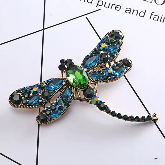 Betsey Johnson Green Dragonfly Gemstone Crystal Brooch - Picture 3 of 7